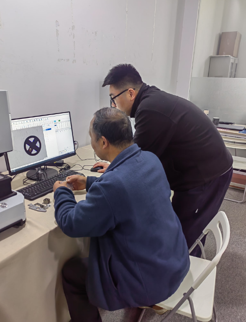 图像尺寸测量仪底座属于大理石还是花岗岩